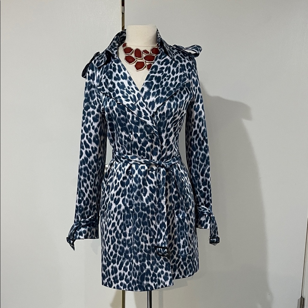 Chic Blue Leopard Print Trench Coat